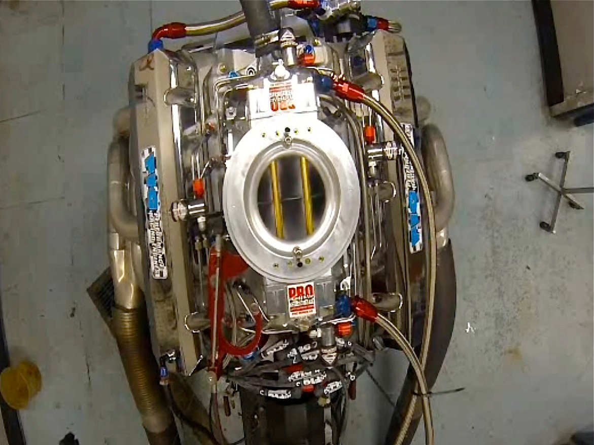 Video: Watch a Big-throat SV1 Carb Feed a 632ci Rat