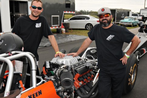 These Guys Dropped A Dodge Hellcat Engine Into A Dragster